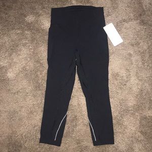 Lulu Lemon “lead the pack crop” Leggings